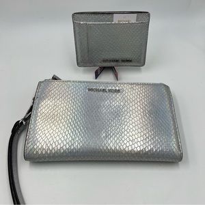 Michael Kors Vanil/Ballet SET. Cardholder and Double Zip Wristlet